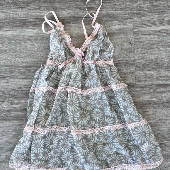 La SENZA Other - La SENZA Gray Daisy Lace-Trim Sleep Chemise with Pink Accents - XS